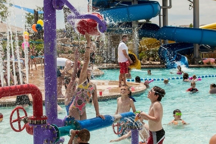Splash pad in pool in Anthem Highlands